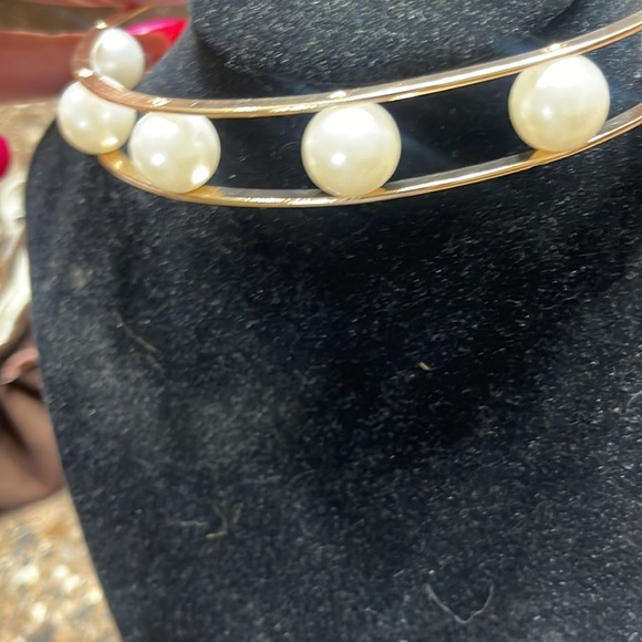 🌺NWT ADJUSTABLE, GOLD CHOKER NECKLACE🌺 - Picture 3 of 3